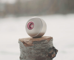 Luna speaker
